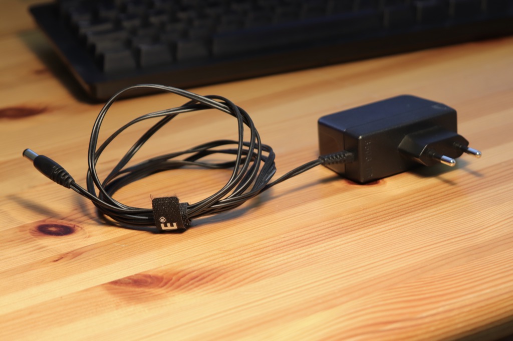 Simple wall adapter