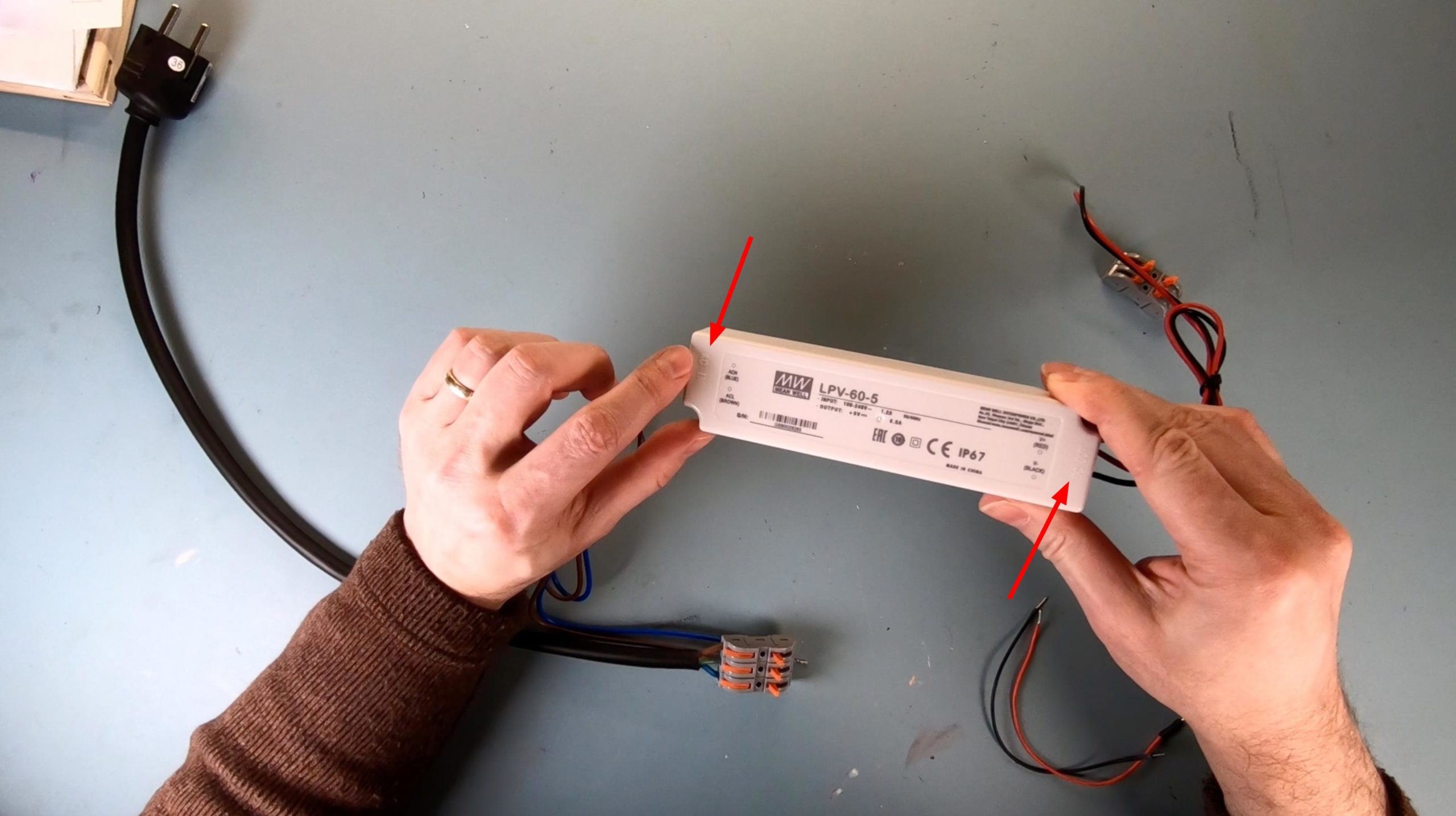 Pay attention to the AC input and DC output on the power supply!